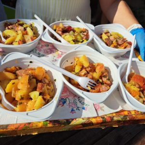 Święto Pieczonego Ziemniaka w Racławicach – smak, muzyka i wspólne biesiadowanie